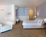 villa-giutitta-sehr-grosses-schlafzimmer.jpg