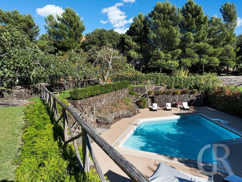 villa-montefiore-blick-auf-den-pool.jpg