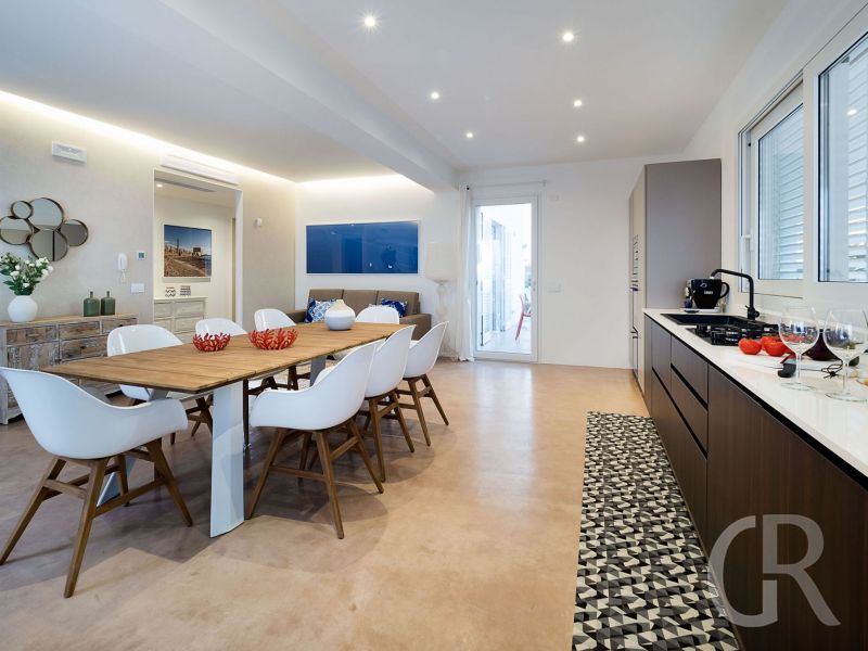 villa-palma-esstisch.jpg
