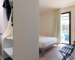villa-passo-salina-blick-ins-schlafzimmer.jpg