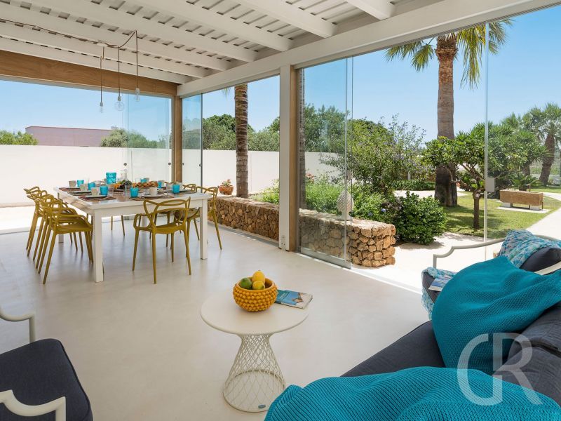 villa-pietra-del-sole-wohnbereich-mit-esstsich.jpg