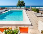villa-profumo-schwimmbad-mit-blick-zum-meer.jpg