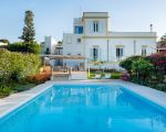 villa-ritrovato-pool.jpg