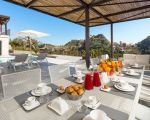 villa-zagara-gedeckter-tisch-auf-der-terrasse.jpg