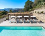 villa-zagara-pool-mit-sonnenliegen.jpg
