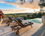 villa-zigulotto-sonnenlikegen-am-pool.jpg