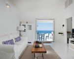 casa-blu-wohnzimmer-mit-ausgang-zur-terrasse.jpg