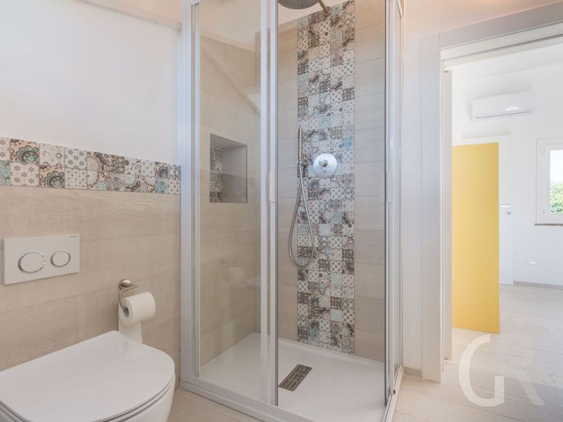 ferienhaus-clotilde-badezimmer-mit-dusche.jpg