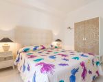 ferienhaus-clotilde-zimmer-mit-doppelbett.jpg