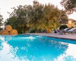 ferienhaus-dimora-pura-schwimmbad-am-morgen.jpg