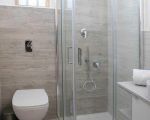 ferienhaus-edone-badezimmer-mit-dusche.jpg