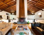 ferienhaus-la-rosa-gemuetliches-wohnzimmer.jpg