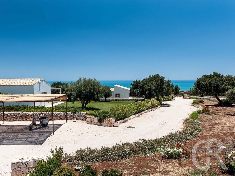 ferienhaus-ulivi-blick-auf-das-meer.jpg