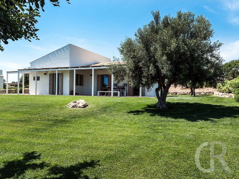 ferienhaus-ulivi-garten-mit-villa.jpg