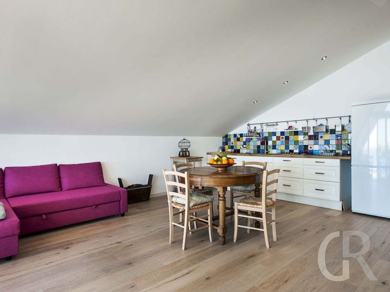 ferienwohnung-alyssa-offene-kueche-mit-wohnraum.jpg