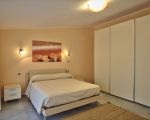ferienwohnung-ambra-gemuetliches-schlafzimmer.jpg