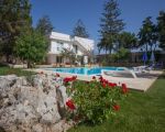 ferienwohnung-antonella-blick-auf-den-pool-und-das-haus.jpg