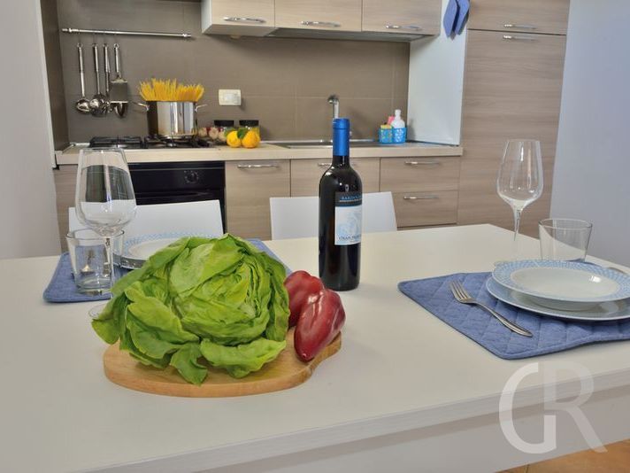 ferienwohnung-euthalie-gedeckter-esstisch.jpg