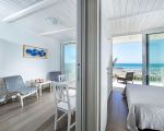 ferienwohnung-marina-terrasse-und-wohnzimmer.jpg