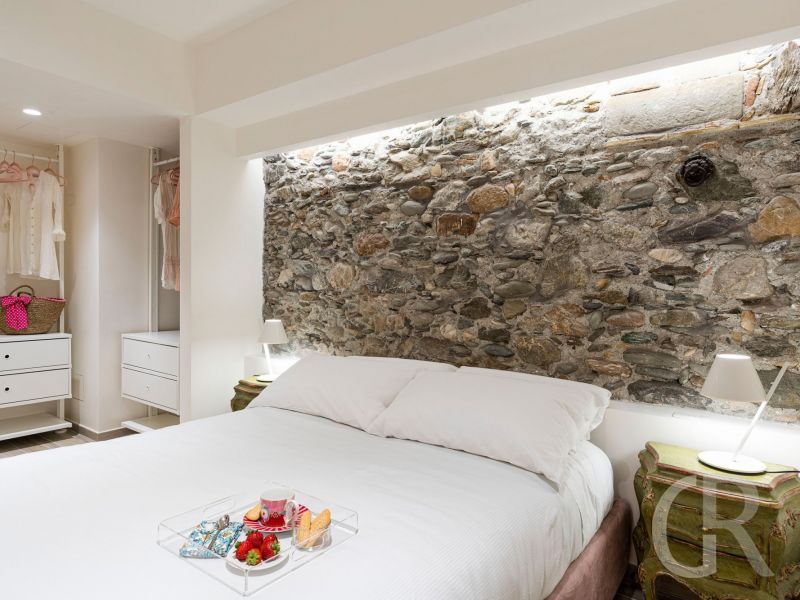 ferienwohnung-peppina-piccola-schlafzimmer-in-weiss.jpg