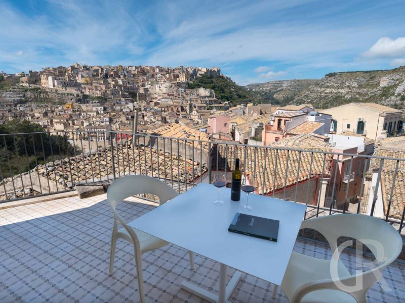 ferienwohnung-ulisse-sitzplatz-auf-der-terrasse.jpg