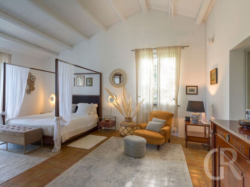 pigna-blue-sessel-im-schlafzimmer.jpg