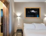 villa-agnese-weisses-doppelbett.jpg