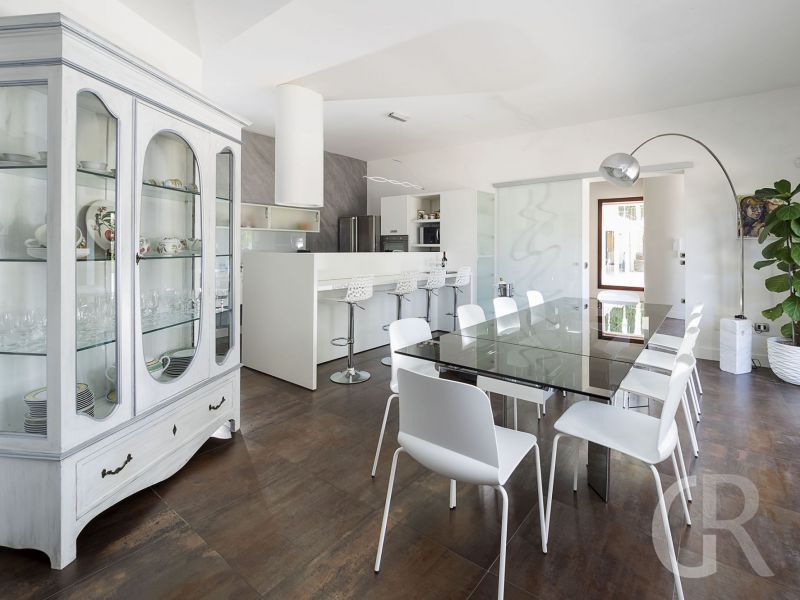 villa-agora-esszimmer.jpg