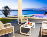 villa-artemare-ueberdachte-terrasse.jpg