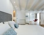 villa-camemi-grosser-schlafbereich-mkit-bett.jpg