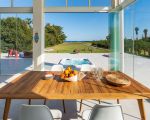 villa-caponegro-essplatz-und-blick-zum-meer.jpg