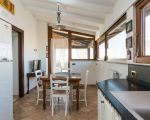 villa-cielo-kueche-mit-esstisch.jpg