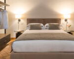 villa-continella-schlafzimmer-doppelbett.jpg