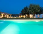 villa-corte-moscata-pool-in-der-abenddaemmerung.jpg
