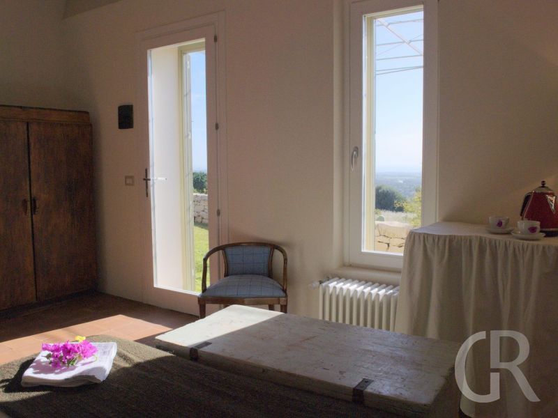 villa-cuore-verde-zimmer-mit-blick-ins-freie.jpg
