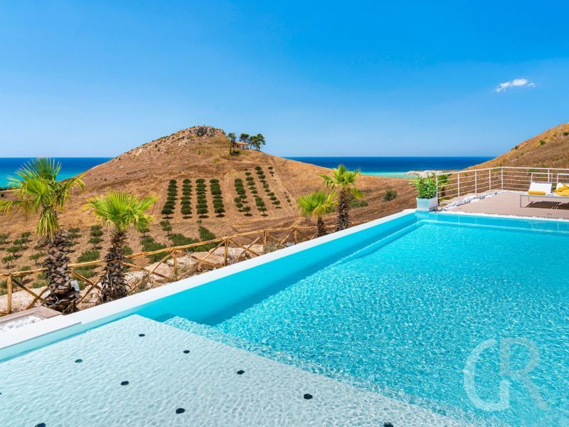 villa-domizia-pool.jpg