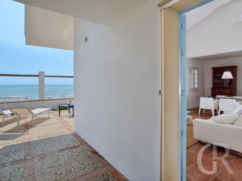 villa-elettra-blick-auf-das-meer.jpg