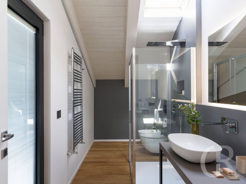 villa-gianos-badezimemr-und-dusche.jpg