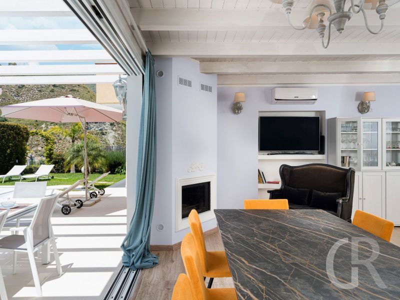 villa-giutitta-esstisch-und-terrasse.jpg