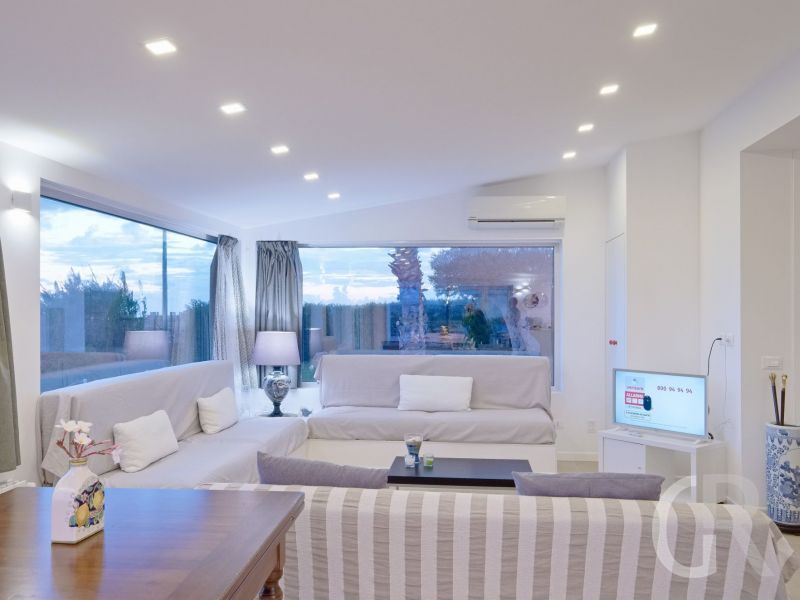 villa-ibla-sofa-im-wohnzimmer.jpg