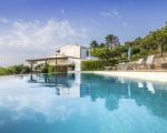 villa-laura-pool-und-garten.jpg