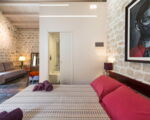 villa-luna-rotes-doppelbett.jpg