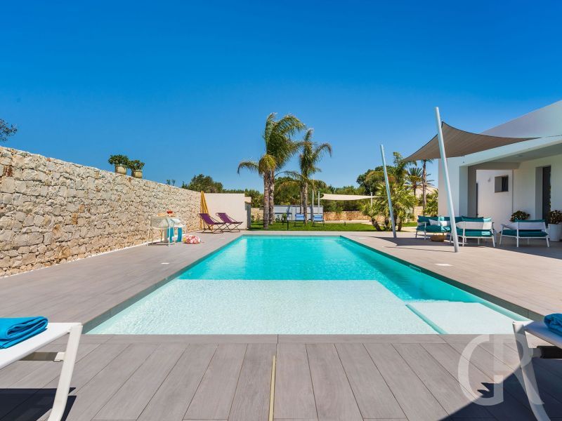 villa-nica-blick-auf-das-schwimmbad.jpg