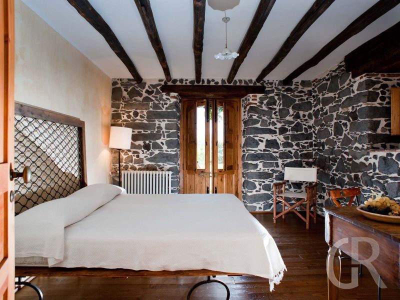 villa-palmento-monterosso-schlafbereich-mit-doppelbett.jpg