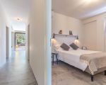 villa-persefone-schlafzimmer-und-flur.jpg