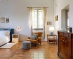 villa-pigna-blue-schlafzimmer-und-kommode.jpg