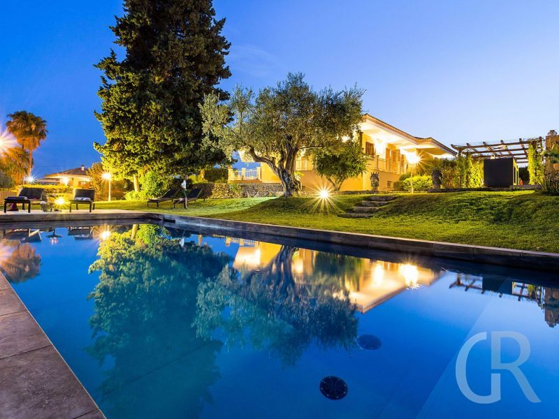 villa-profumo-am-pool.jpg
