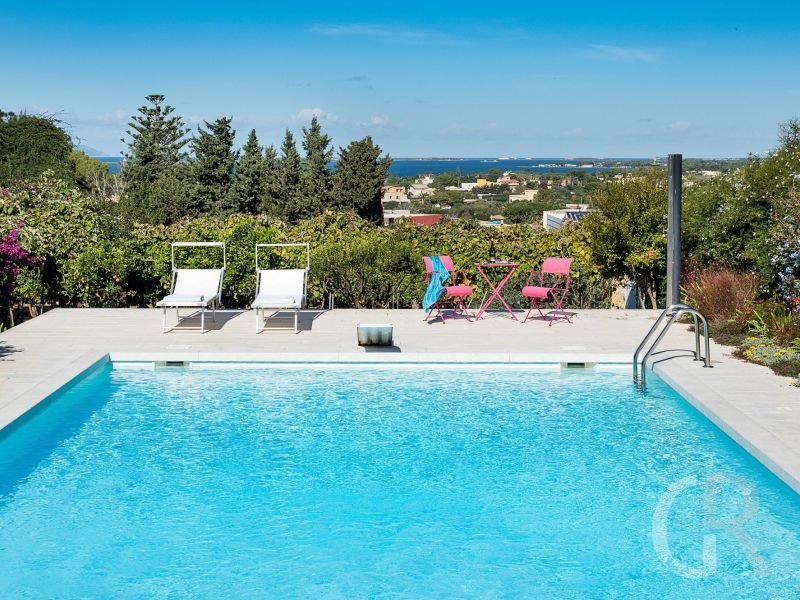 villa-ritrovato-mit-blick-auf-das-meer.jpg