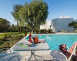 villa-salinella-pool-mit-sonnenterrasse.jpg