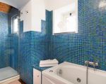 villa-saracina-blaues-bad.jpg